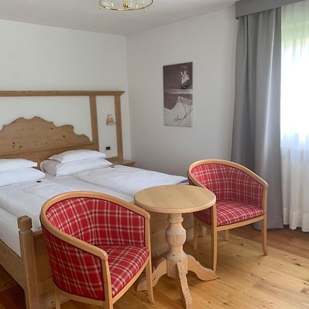 Villa Flora Mountain Lodges San Cassiano  Eksteriør bilde