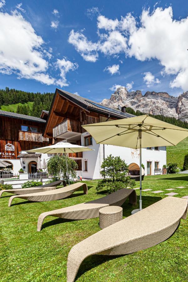Villa Flora Mountain Lodges San Cassiano  Eksteriør bilde