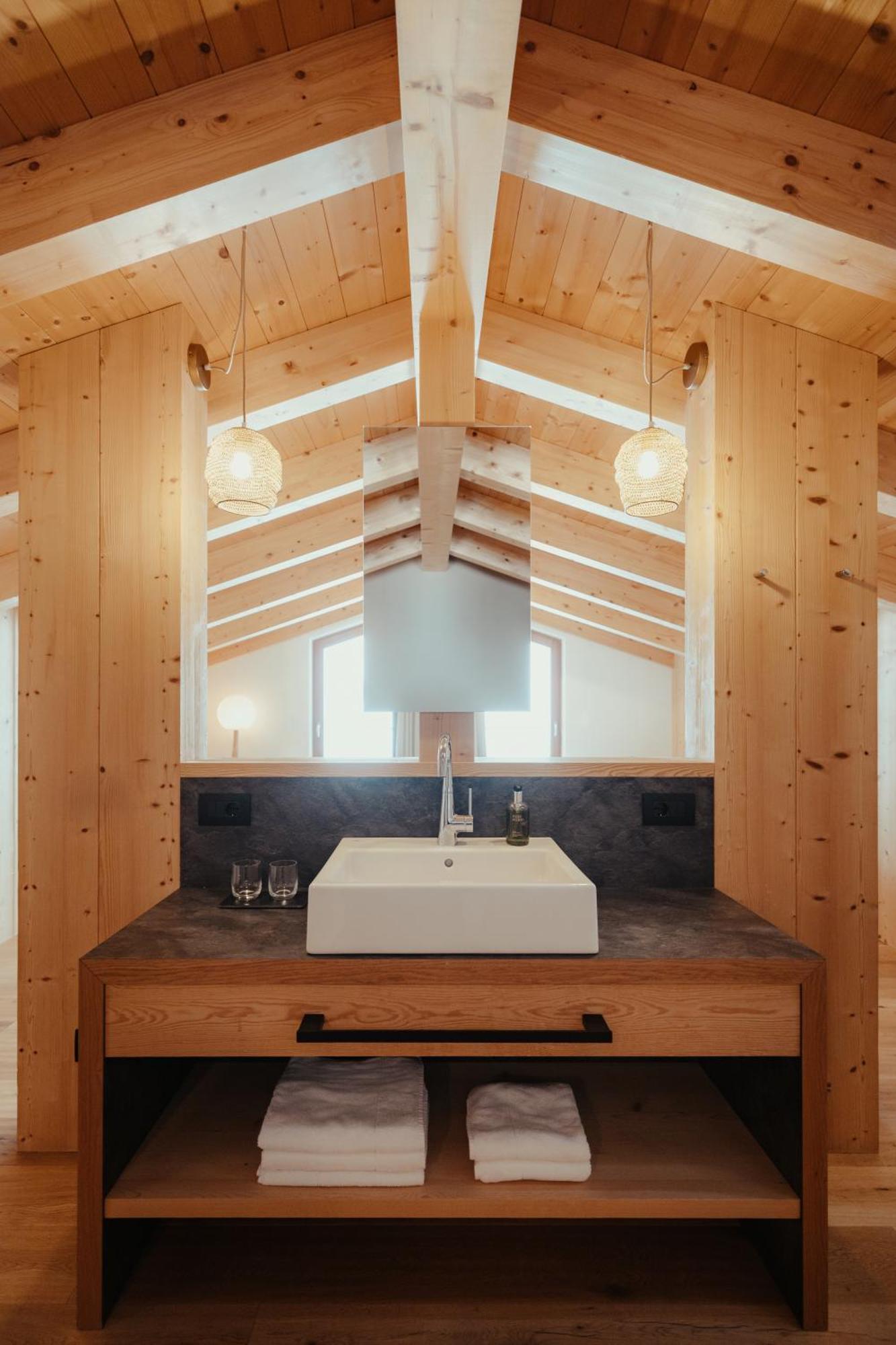 Villa Flora Mountain Lodges San Cassiano  Eksteriør bilde