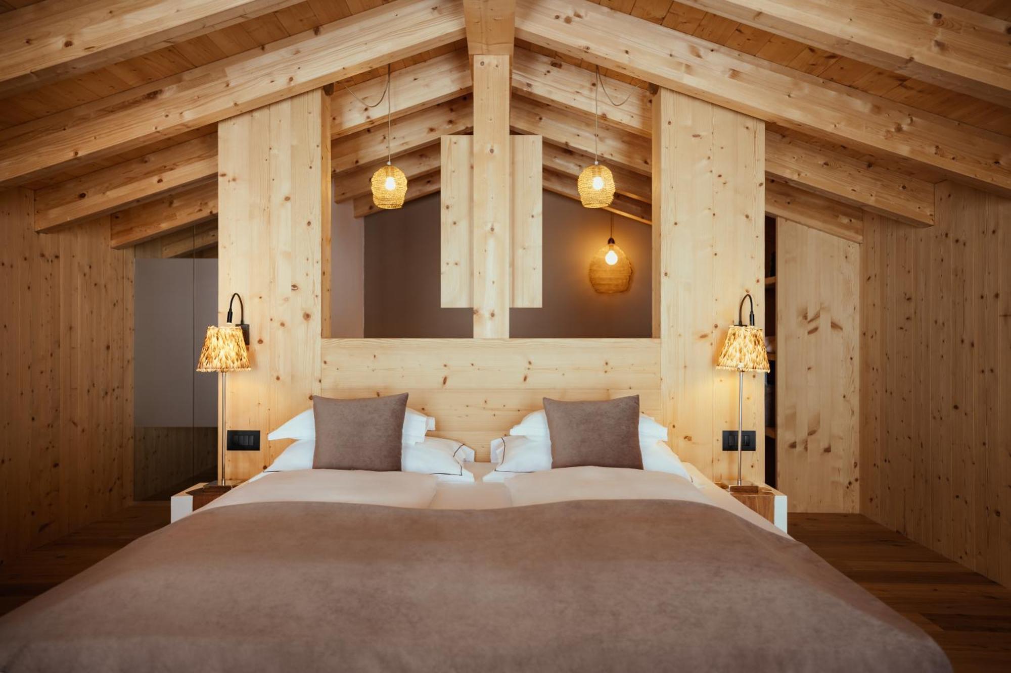 Villa Flora Mountain Lodges San Cassiano  Eksteriør bilde