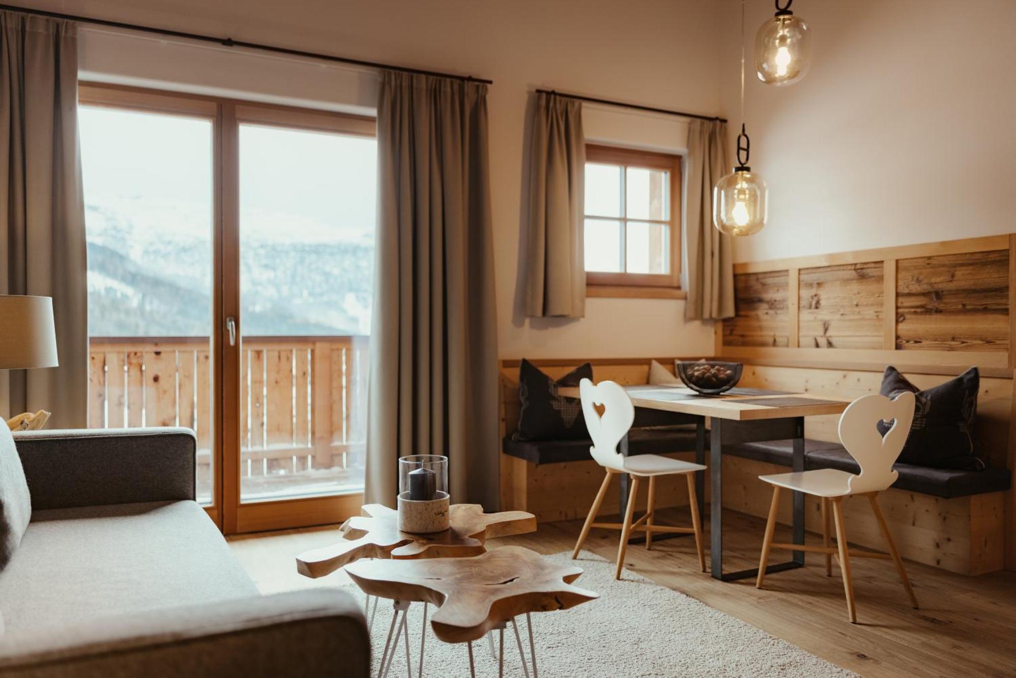 Villa Flora Mountain Lodges San Cassiano  Eksteriør bilde
