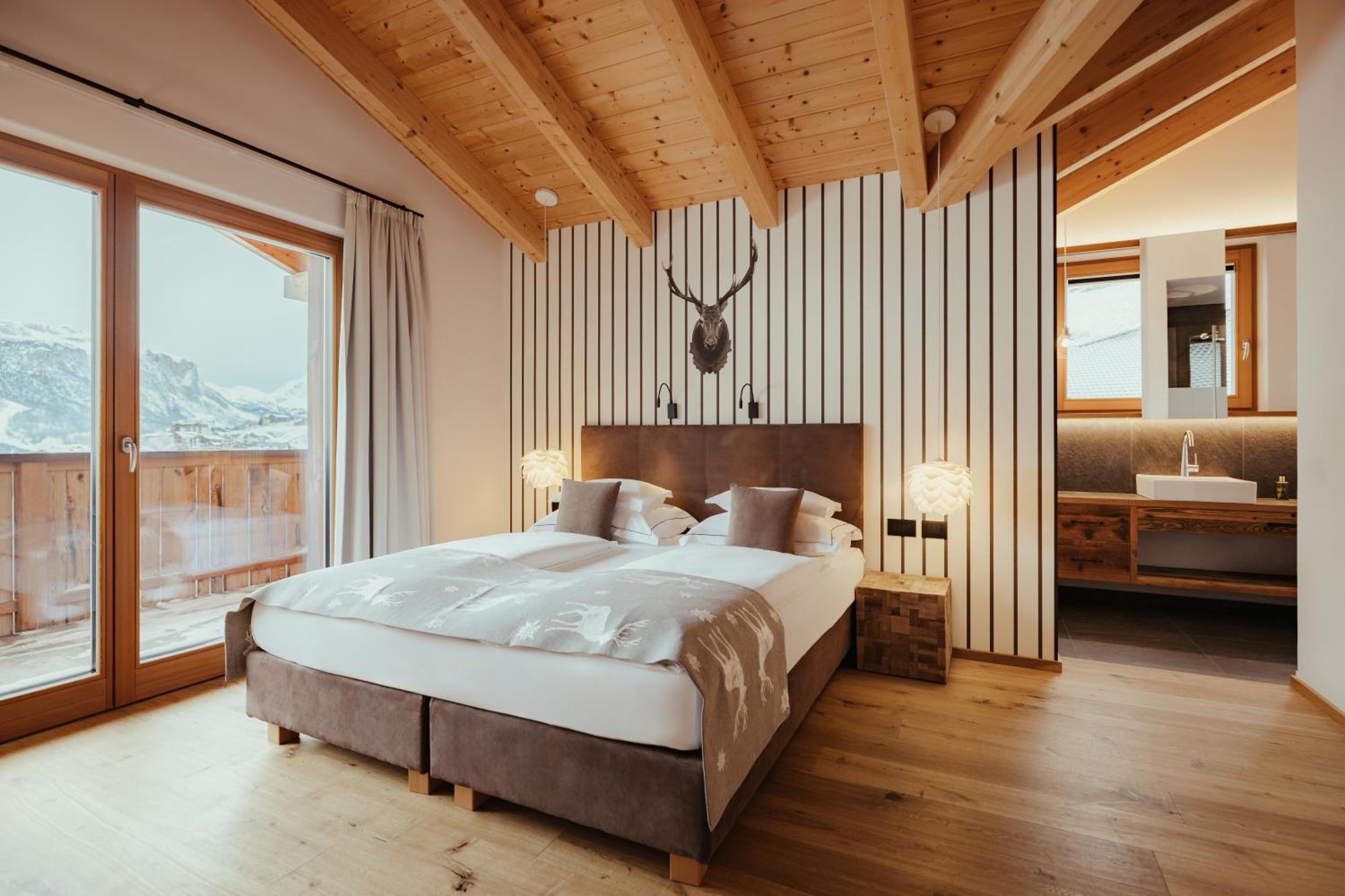 Villa Flora Mountain Lodges San Cassiano  Eksteriør bilde