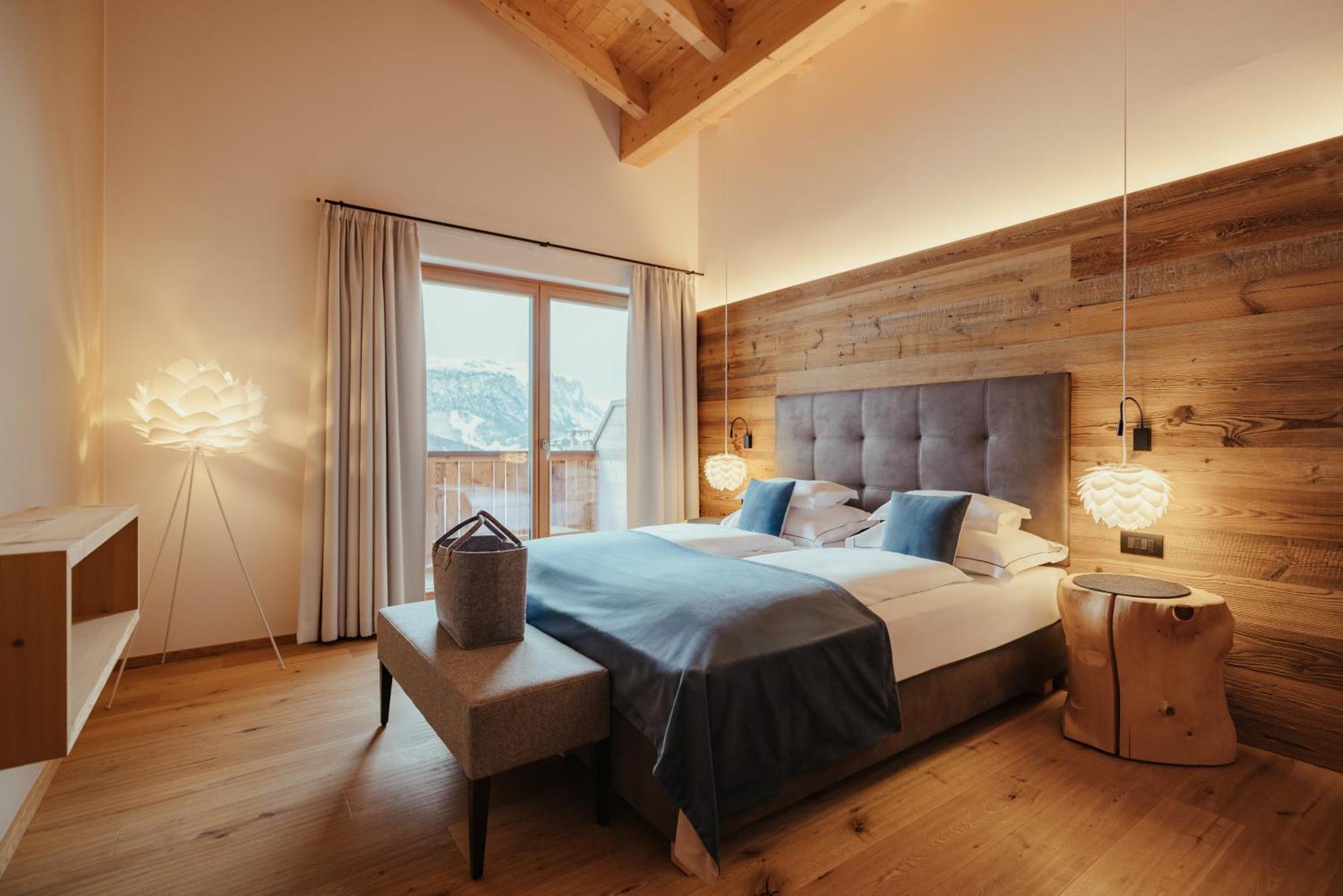 Villa Flora Mountain Lodges San Cassiano  Eksteriør bilde