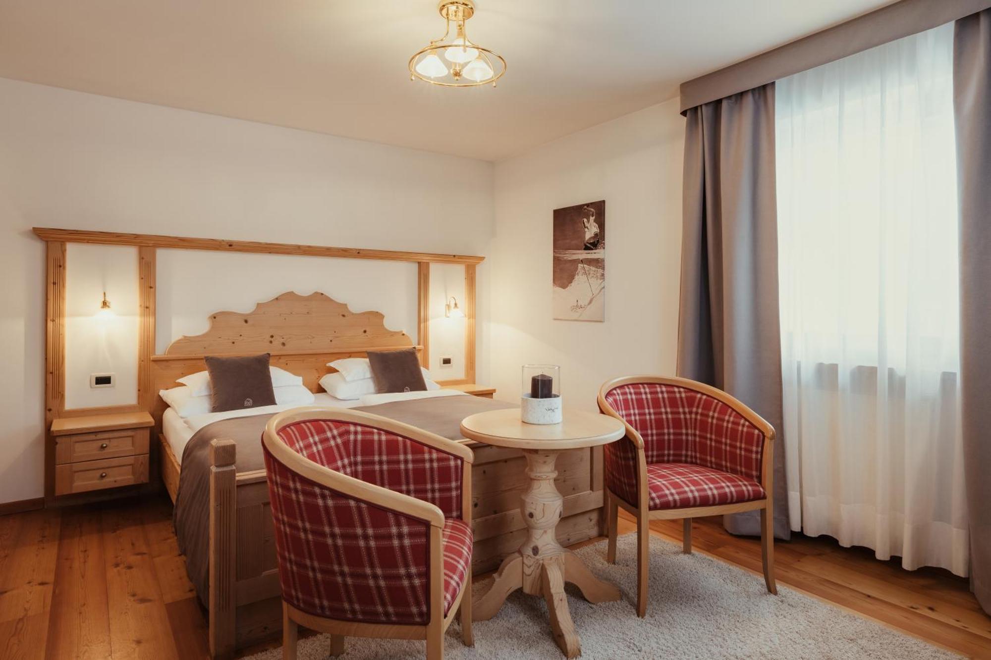 Villa Flora Mountain Lodges San Cassiano  Eksteriør bilde