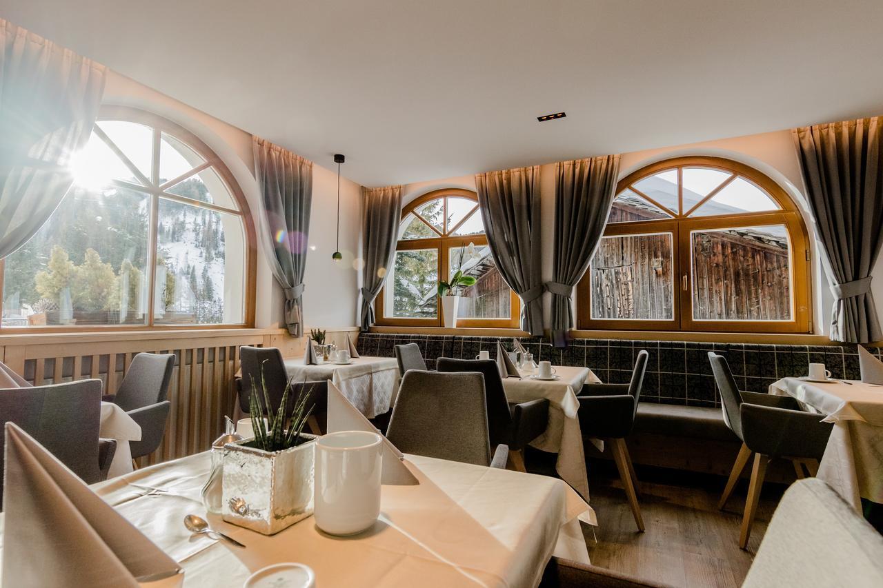 Villa Flora Mountain Lodges San Cassiano  Eksteriør bilde